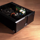 Undentia AB Ediscreation linear power supply with dual voltage outputs, featuring a black chassis and internal components