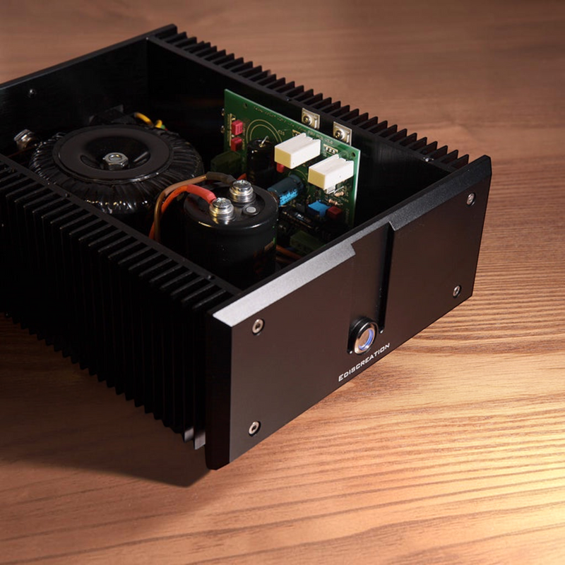 Undentia AB Ediscreation linear power supply with dual voltage outputs, featuring a black chassis and internal components