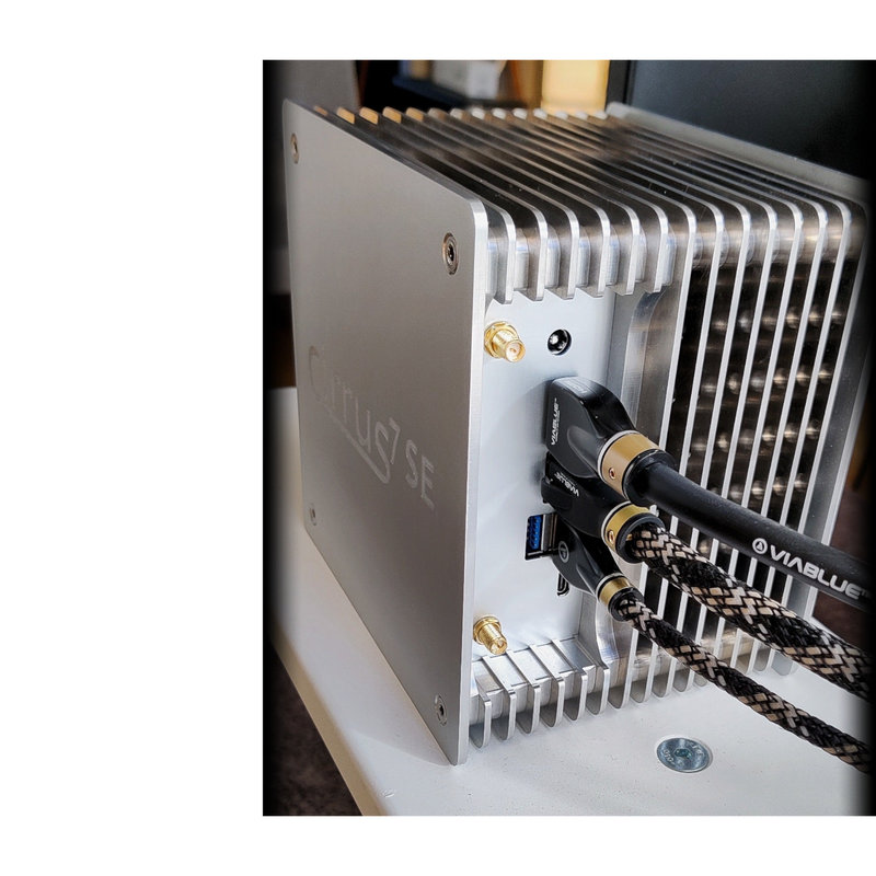 Undentia AB Cirrus7 SE silver passive-cooled music server with high-end Viablue cables connected to the rear panel.