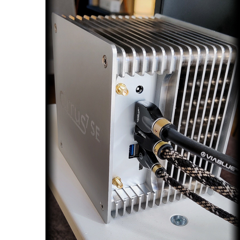 Undentia AB Cirrus7 SE silver passive-cooled music server with high-end Viablue cables connected to the rear panel.