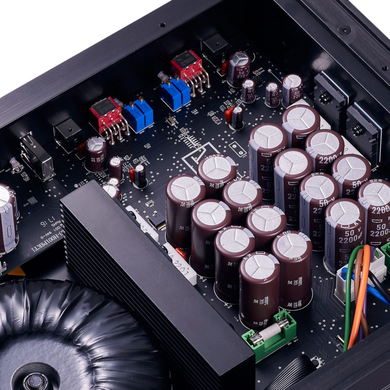 Undentia AB KECES P8 linear power supply internal circuit board with high-quality capacitors and toroidal transformer